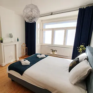 https://trendy-authentieke-woning-met-groot-terras-en-tuin.bruges-hotels.info