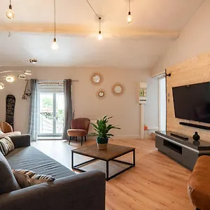 https://les-nuits-lupeennes.hotels-rhonealpes.com
